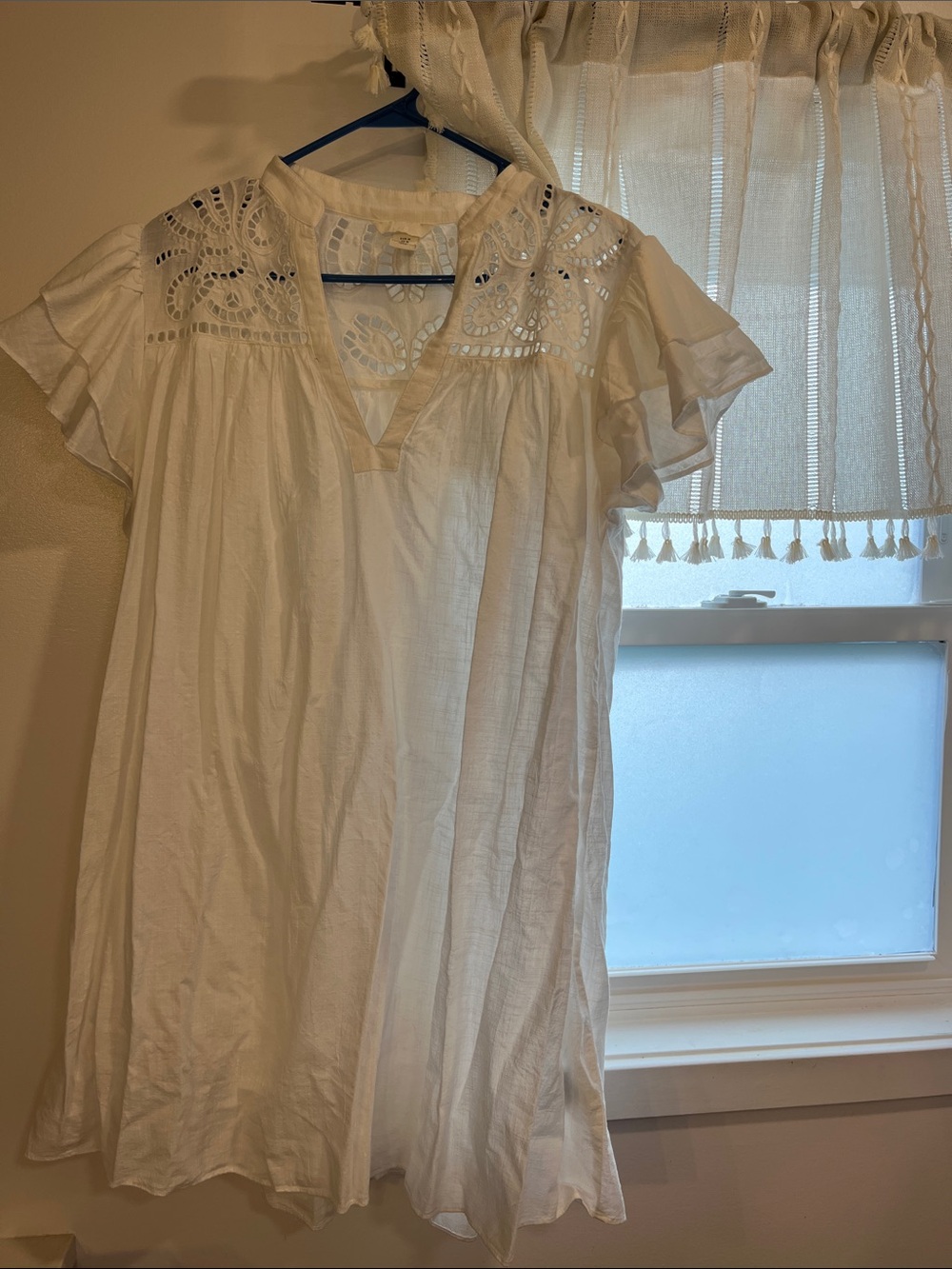 H&M White Eyelet Yoke Flutter Sleeve Dress